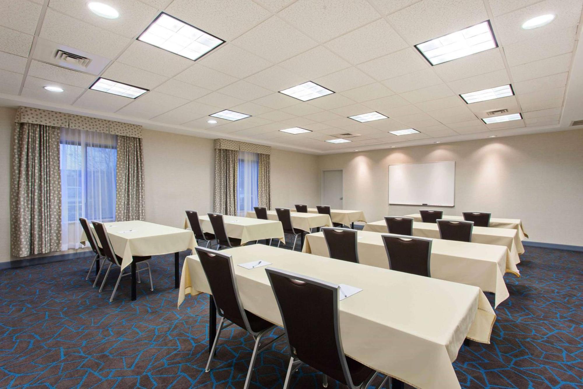 Hampton Inn & Suites Clovis Airport North Exteriér fotografie